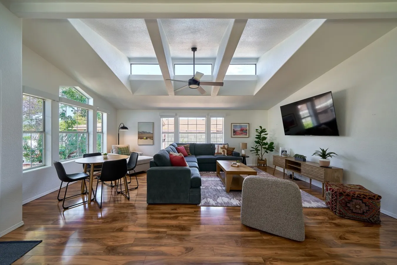 Hot Tub, Game Room, Coffee Bar, Fire Pit, Pancakes 8