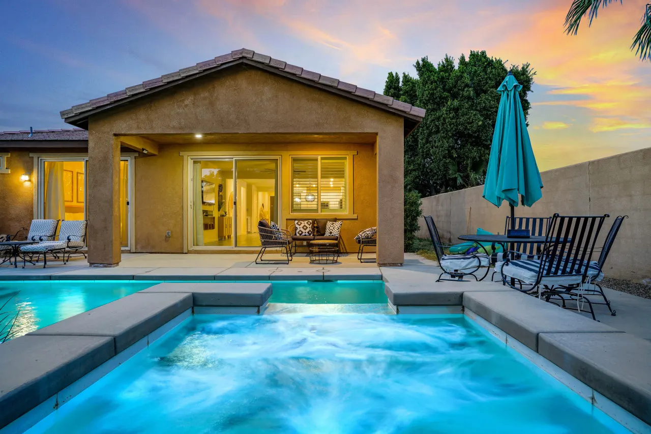 Sunset Oasis: Indio, CA 10