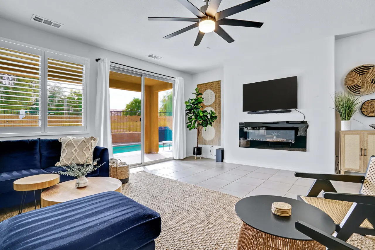 Sunset Oasis: Indio, CA 5