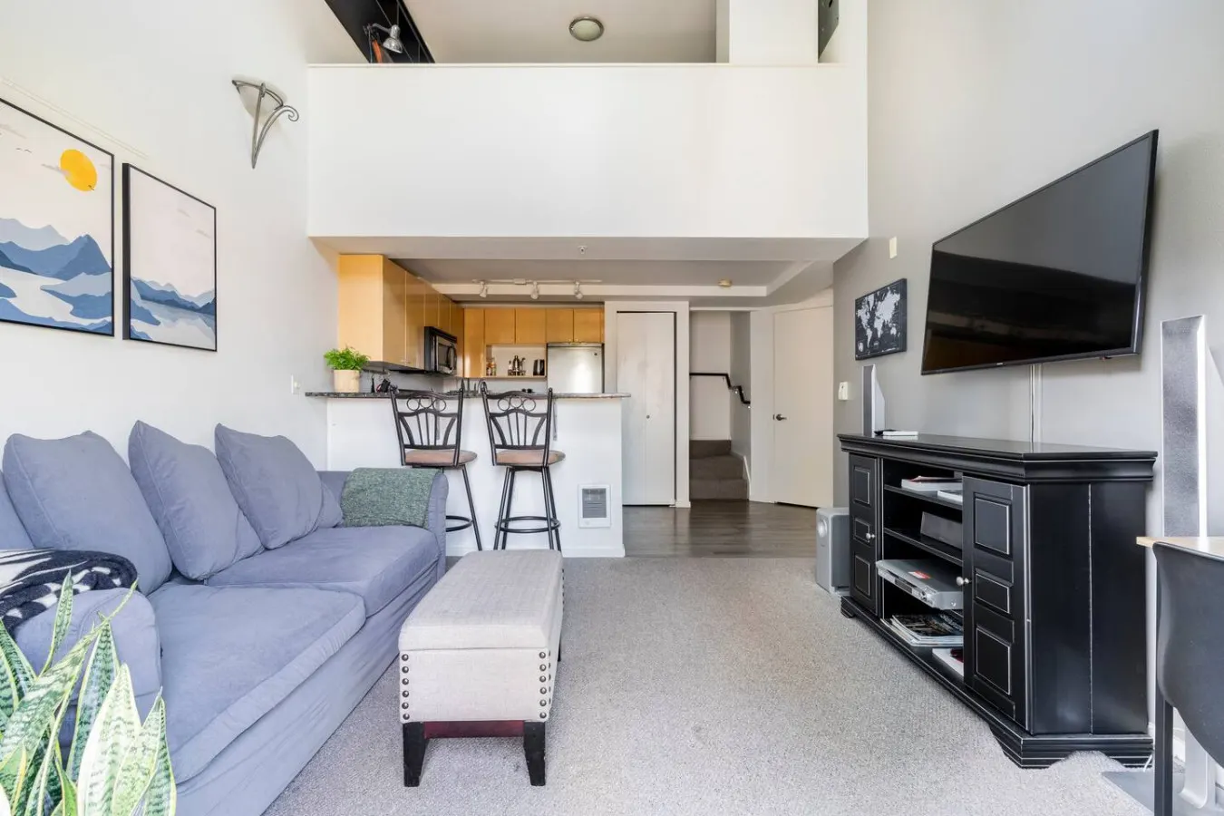 Gym&Rooftop Access! Downtown Loft Balcony+Parking