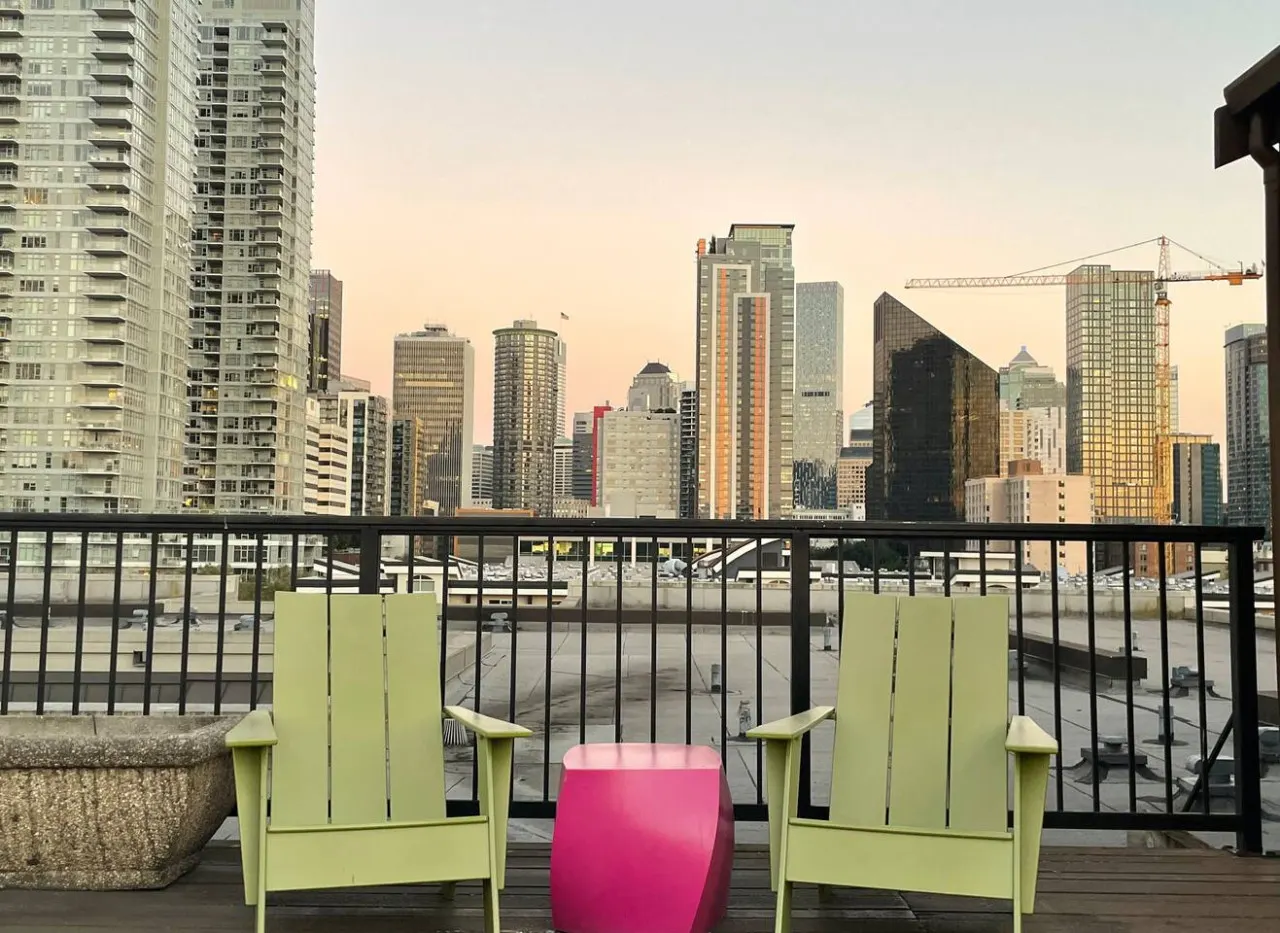 Gym&Rooftop Access! Downtown Loft Balcony+Parking 9