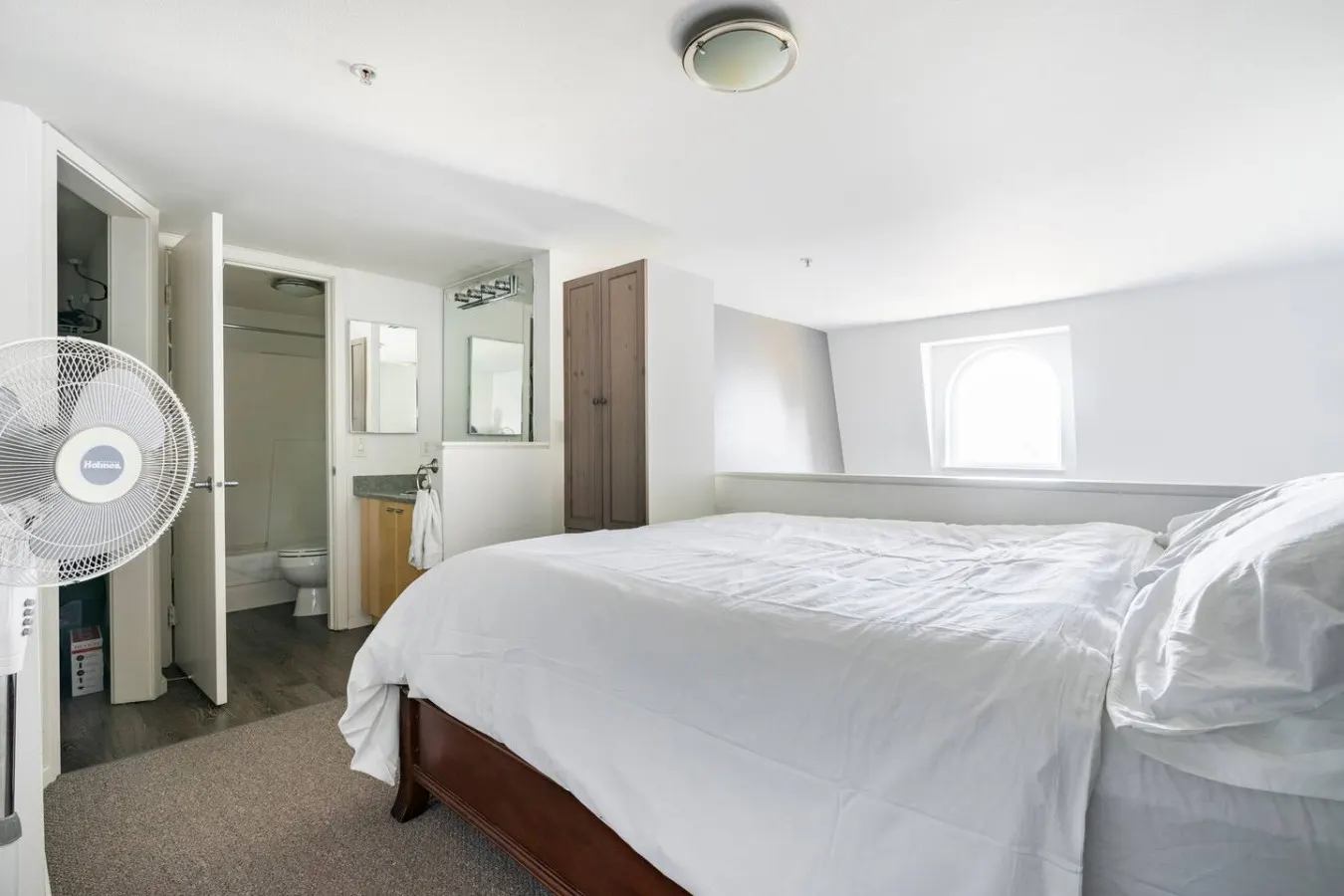 Gym&Rooftop Access! Downtown Loft Balcony+Parking 13