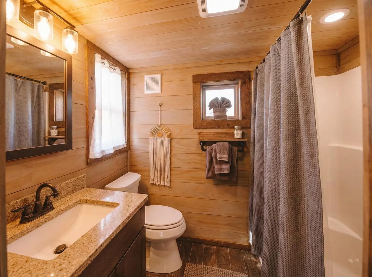 Love at Tiny Camp Resort Cottonwood 11