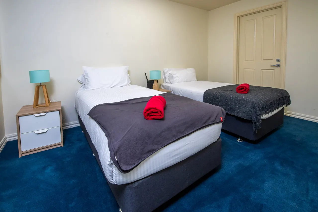 Readyset Apartments on King - 3 bedroom apartment-B8 13