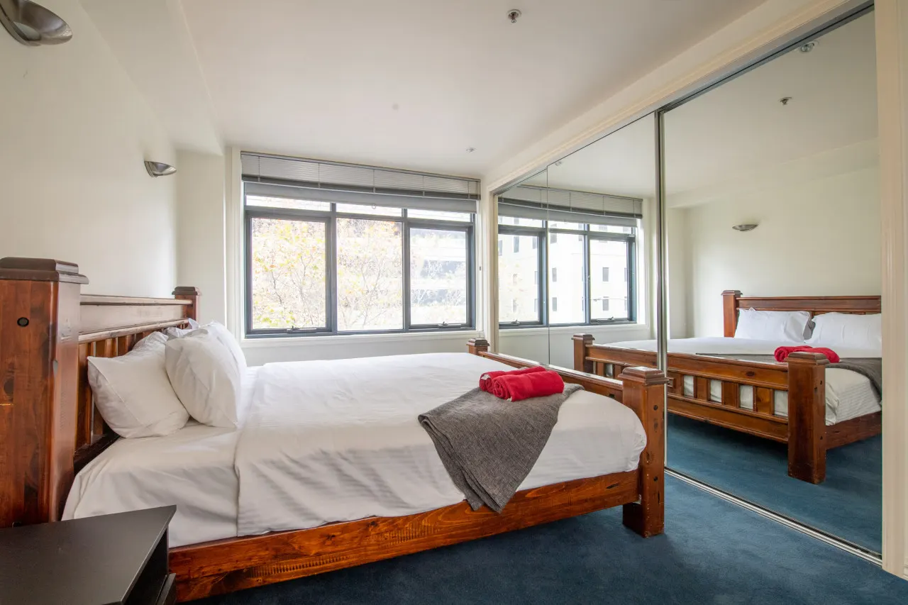 Readyset Apartments on King - 3 bedroom apartment-B8 6