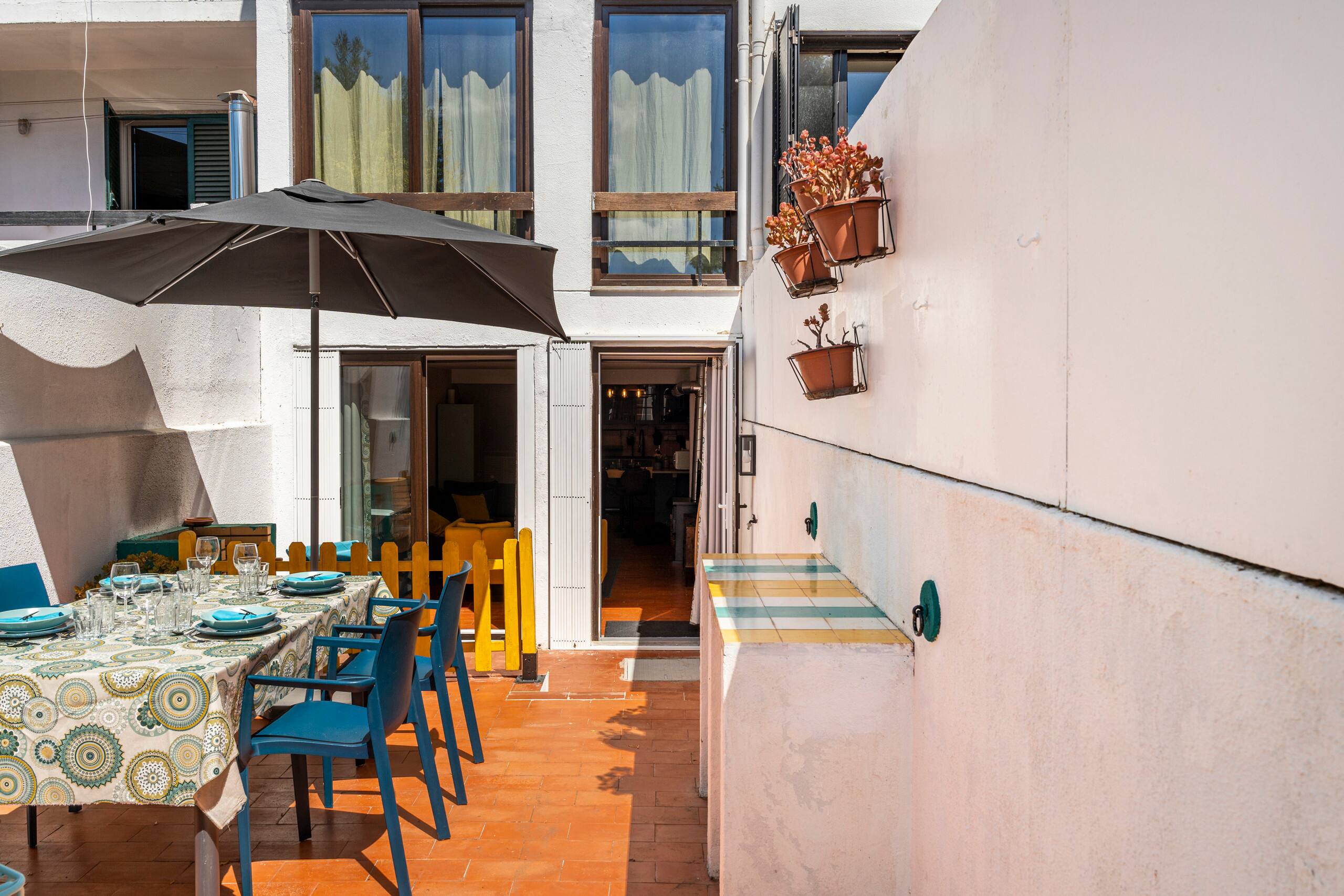 HOUSES WITH ROOM\nCasa D'Aldeia Debaixo (House Under the Village) 34