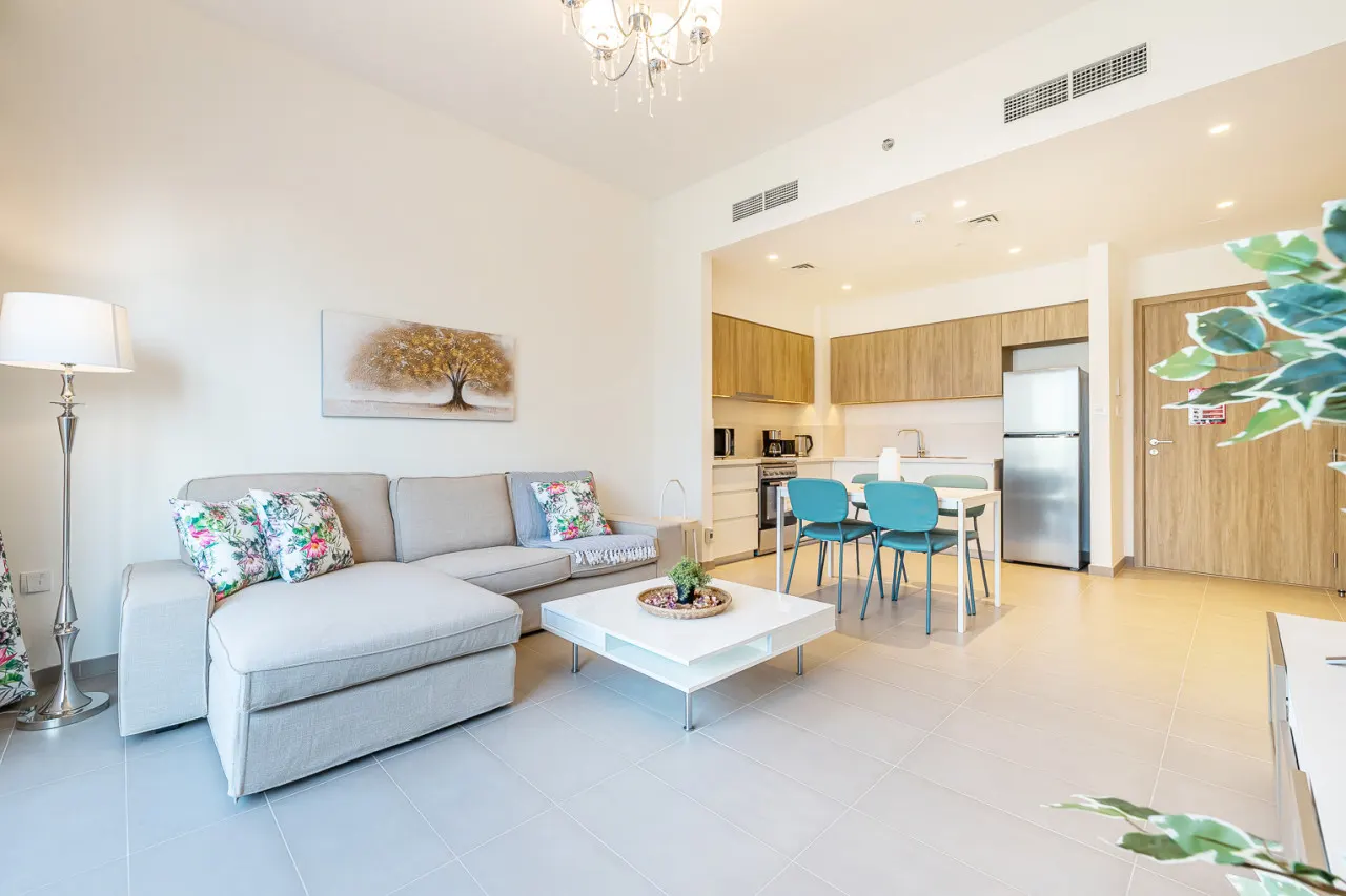 Stylish Home in Executive Residences — photo 4
