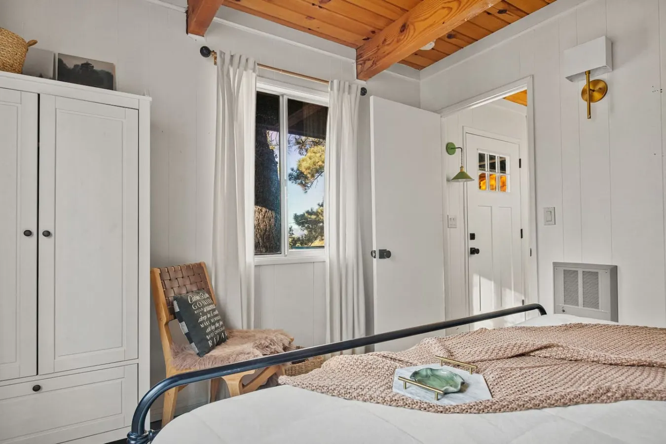 Serene Pines w Hot Tub, BBQ, Pets 19