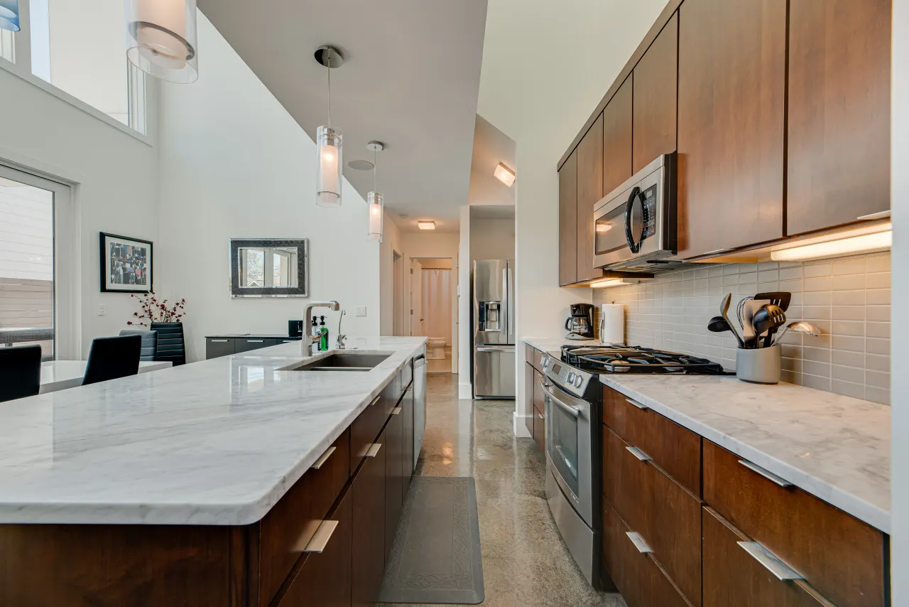 Dtown/Rooftop Hottub/Music Row/20ft ceiling/Gulch! 7