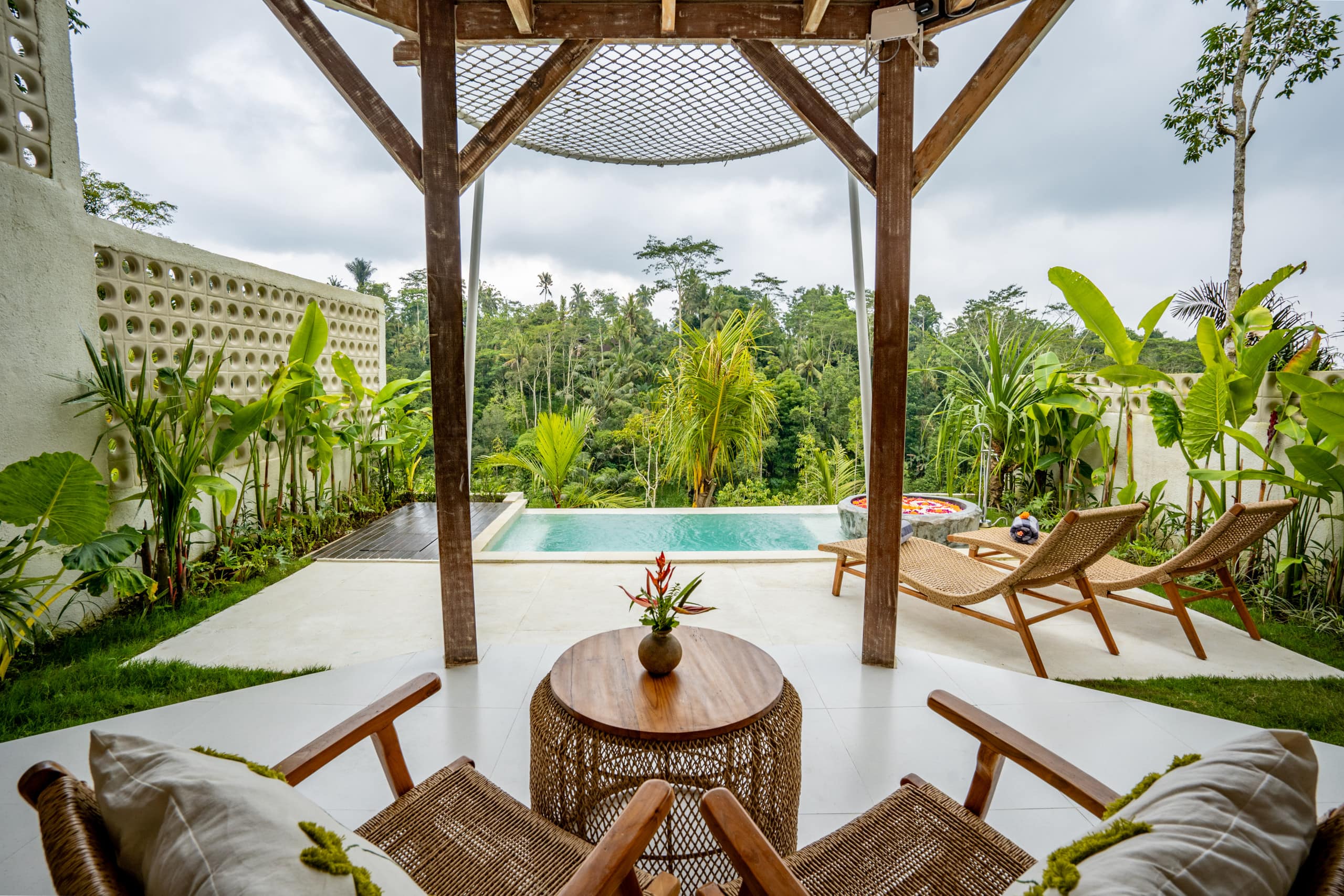 Wooden Villa with Infinity Pool and Jungle View #2 — photo 2