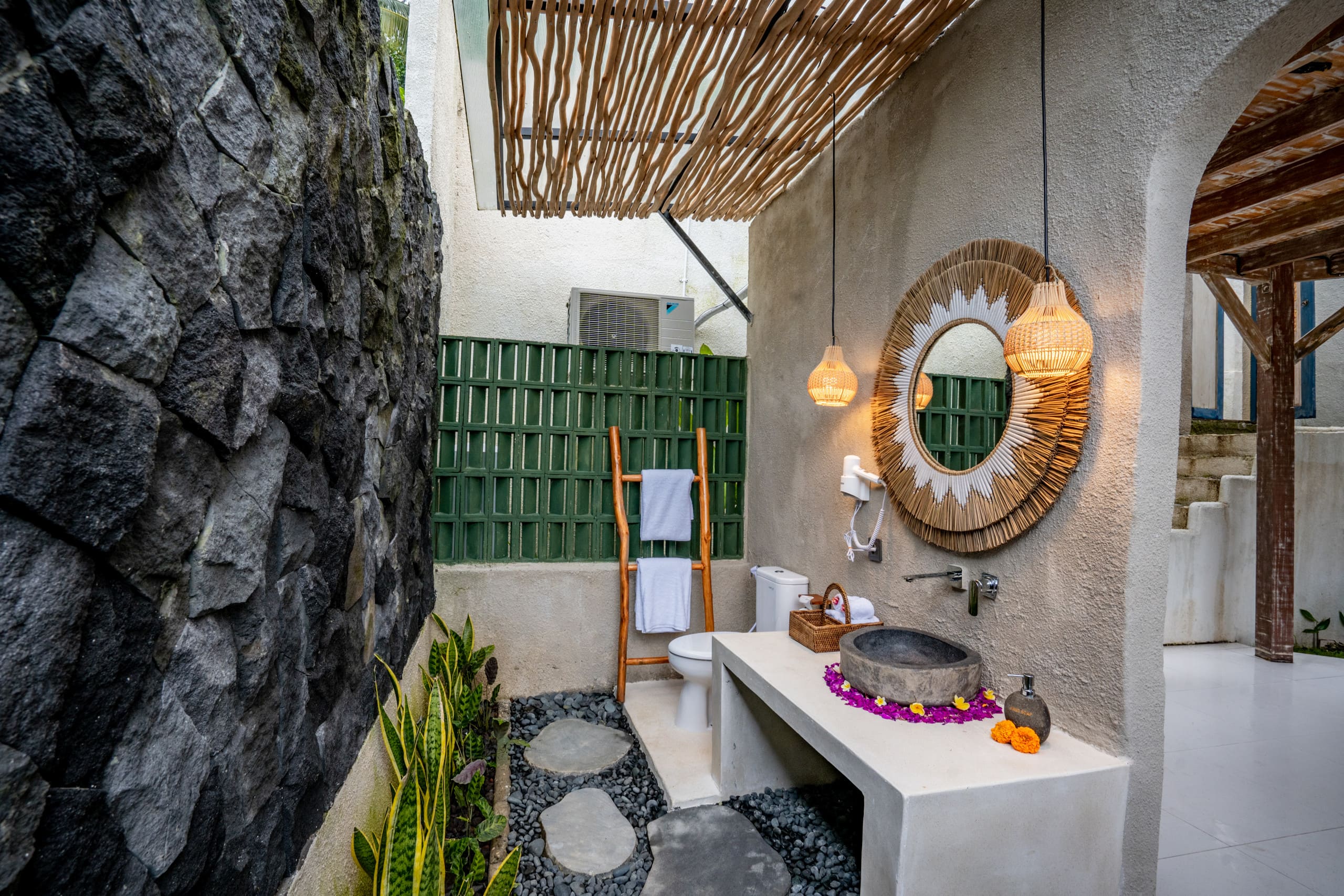 Wooden Villa with Infinity Pool and Jungle View #2 38