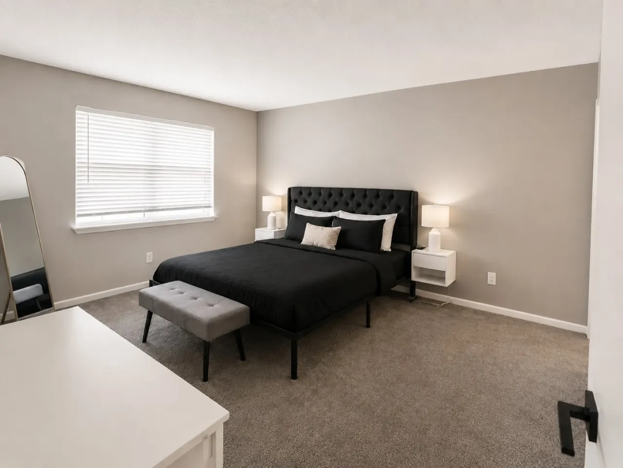 Modern Hoover Retreat | King + Queen 86C — foto 2