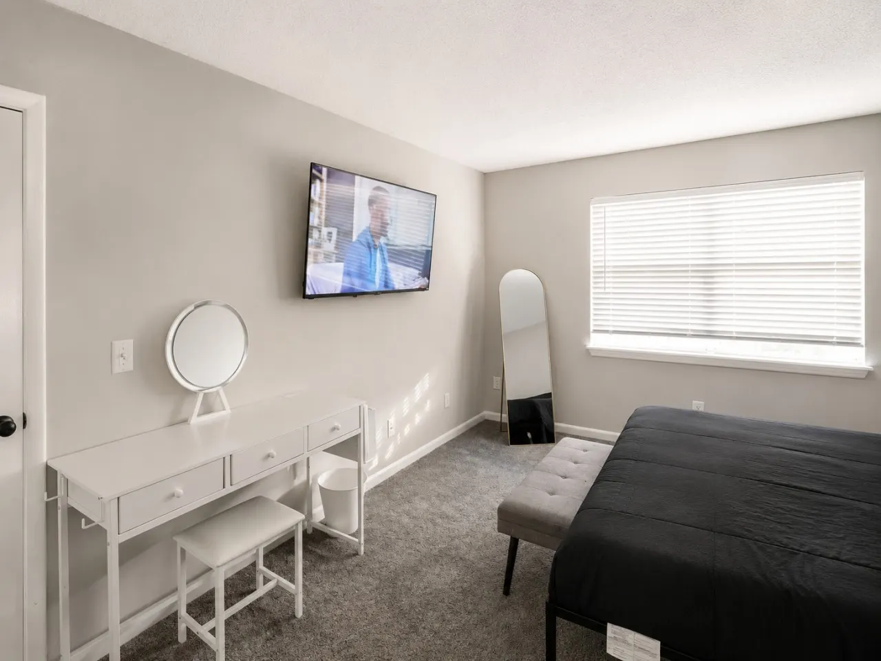 Modern Hoover Retreat King + Queen 86C 6