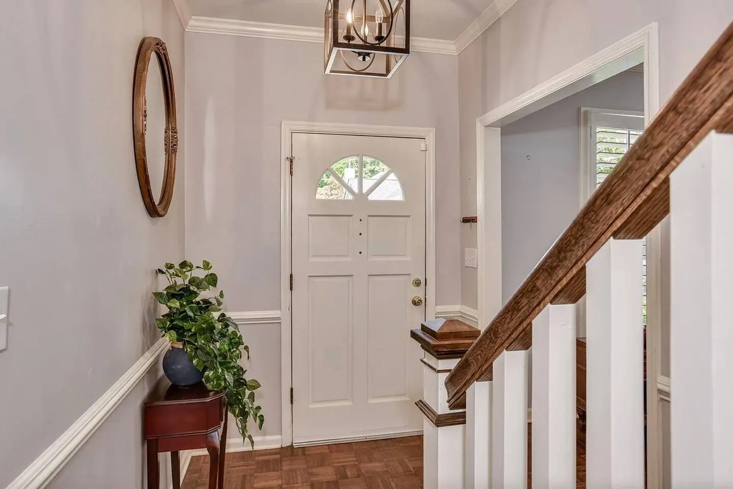 6 beds - 4 Bedrooms 3 Bathrooms 11
