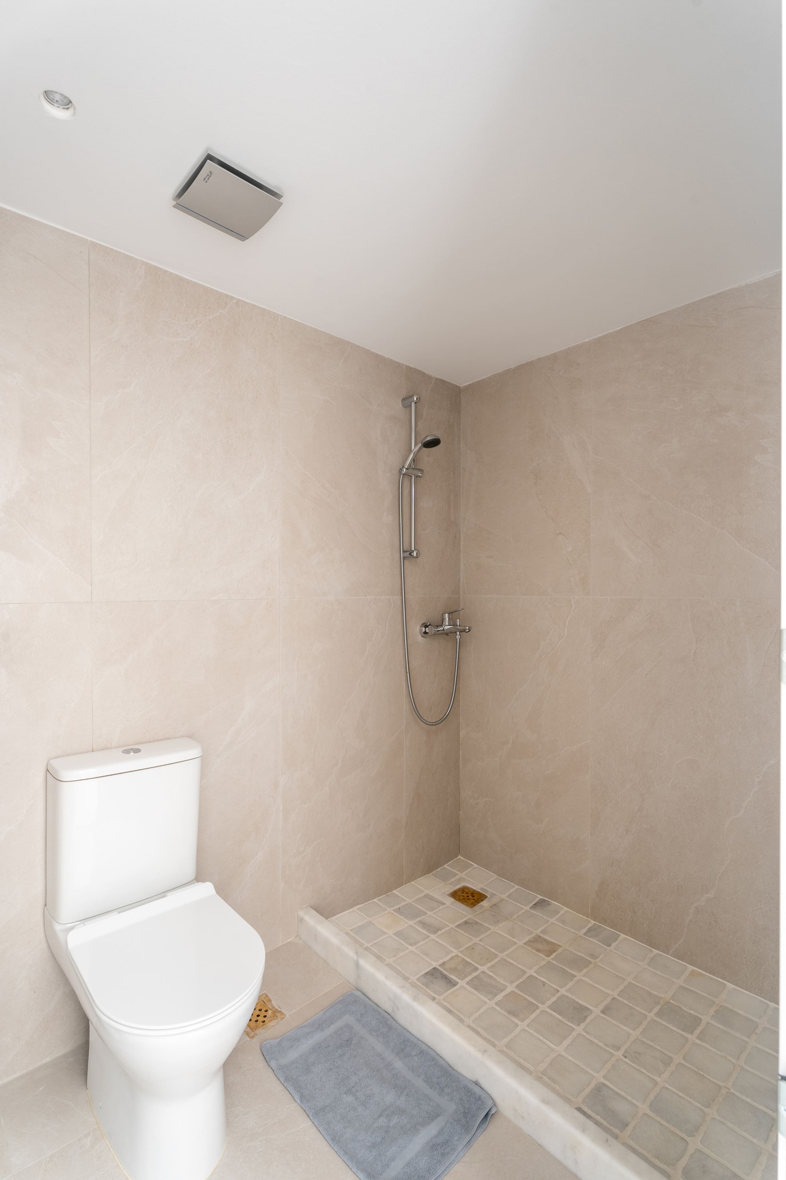 Queen three bedroom Suite 38