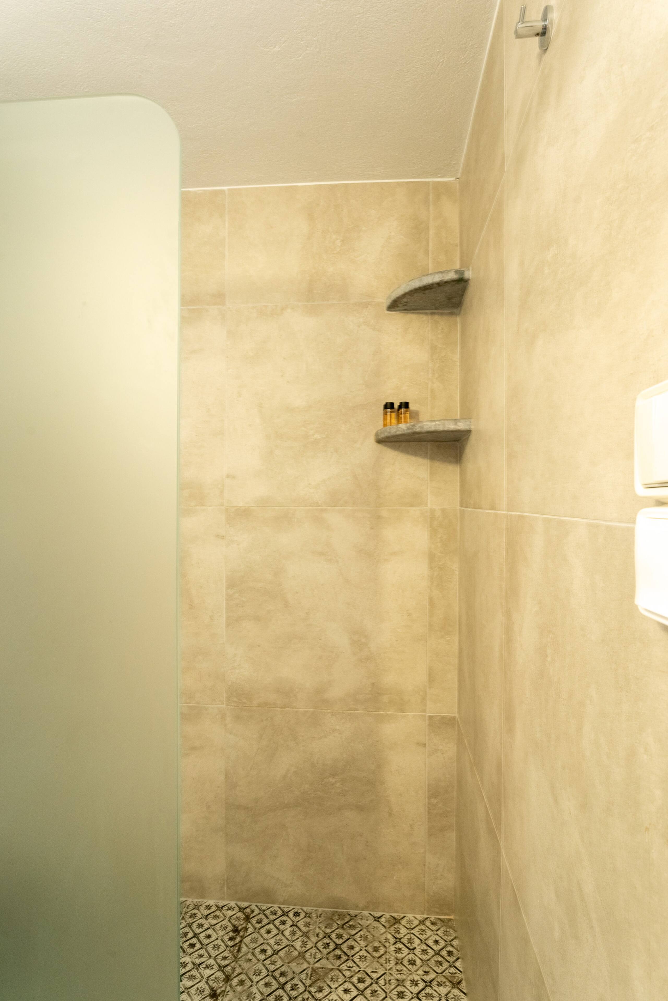 Queen three bedroom Suite 6