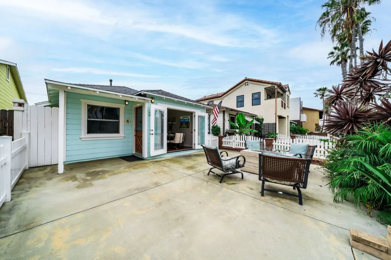 Cute 2BDRM/1BATH Beach Cottage Steps To The Sand