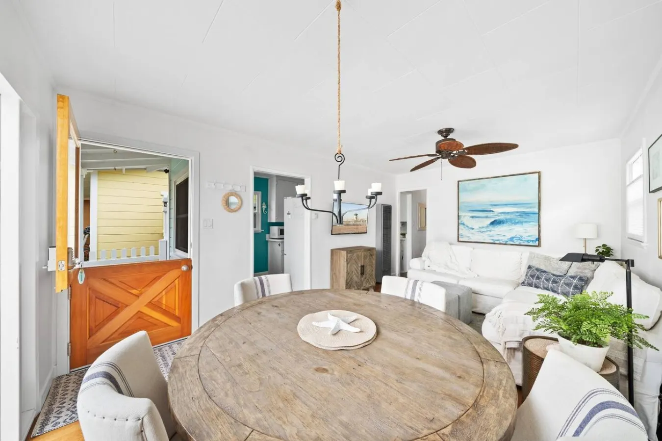Cute 2BDRM/1BATH Beach Cottage Steps To The Sand 10