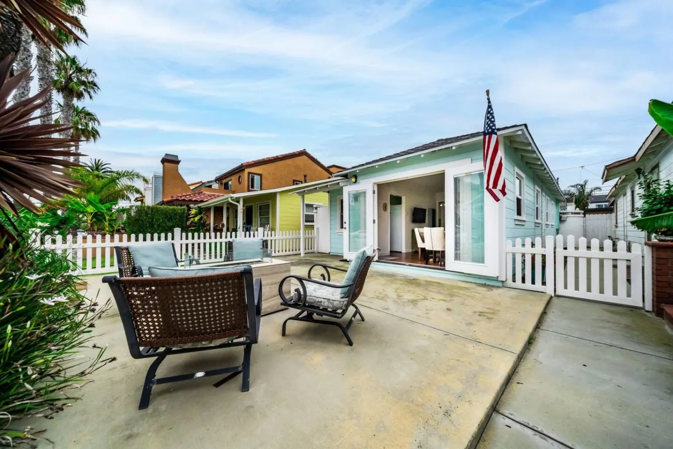 Cute 2BDRM/1BATH Beach Cottage Steps To The Sand 6