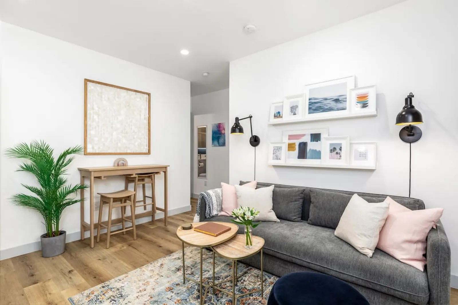 Walk to Restaurants, Nightlife and a Dog-Friendly Beach