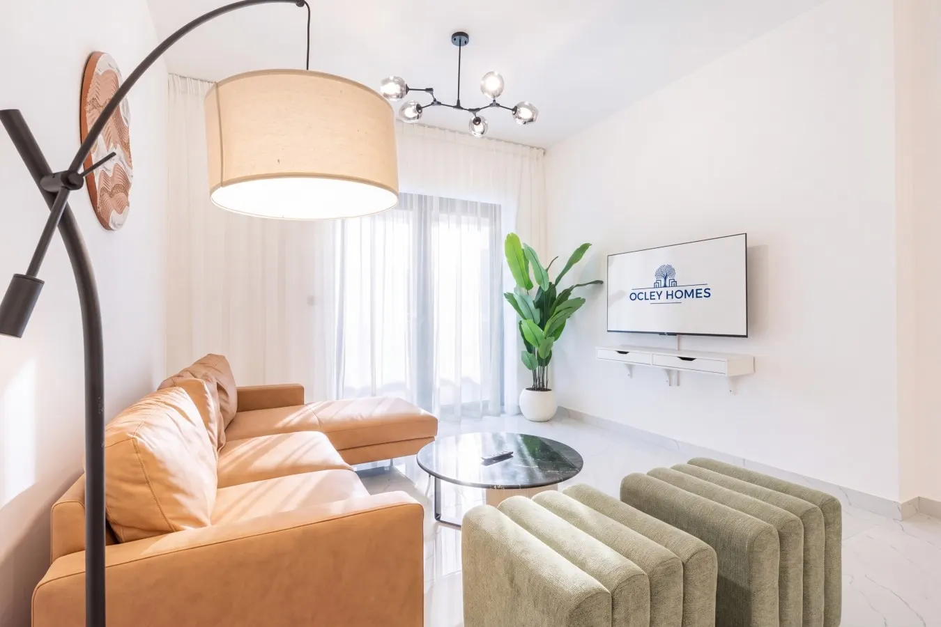 Bright and Spacious Home in JVC — photo 3