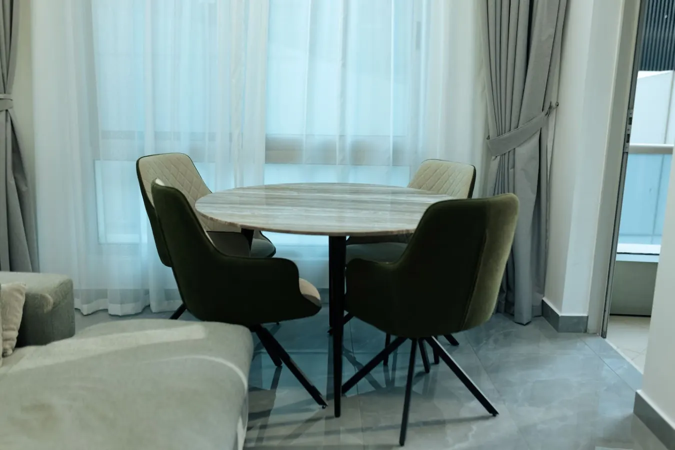 Dubai Marina - 1 BHK Elegant & Modern Apartment 16