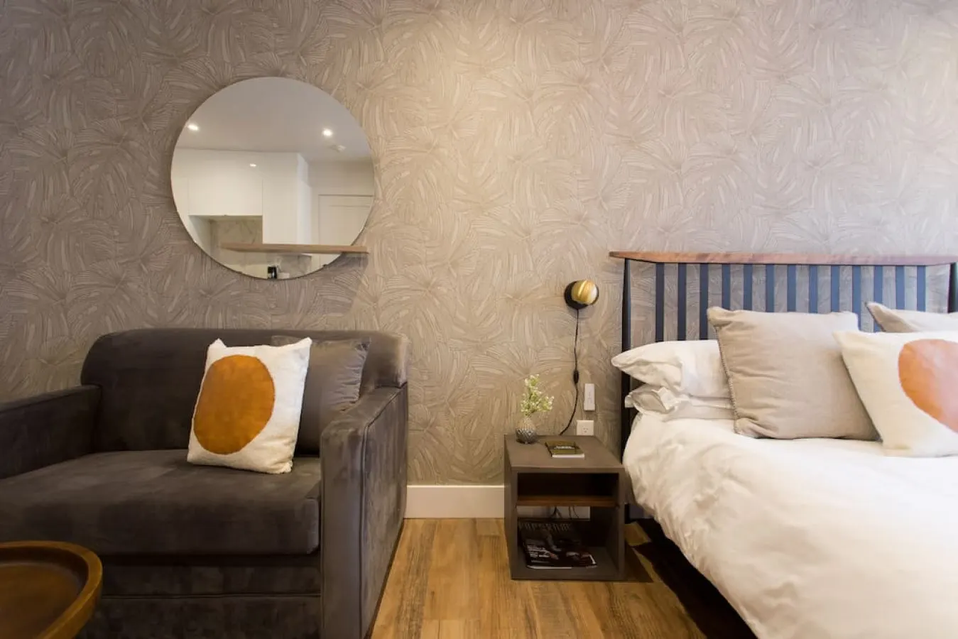 Little Italy - Romantic Studio in the Heart of Little Italy - Unit 304 1