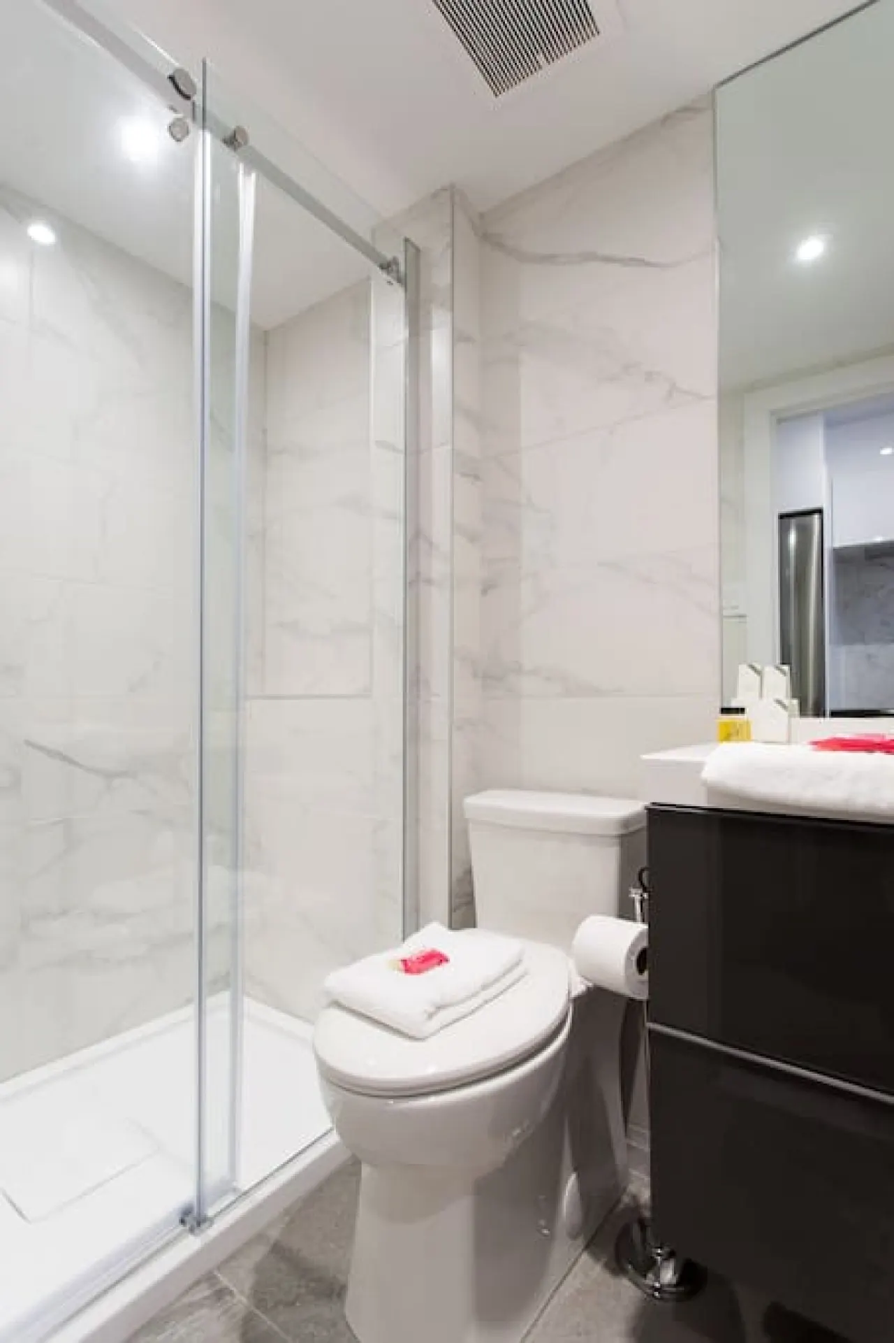 Little Italy - Romantic Studio in the Heart of Little Italy - Unit 304 10