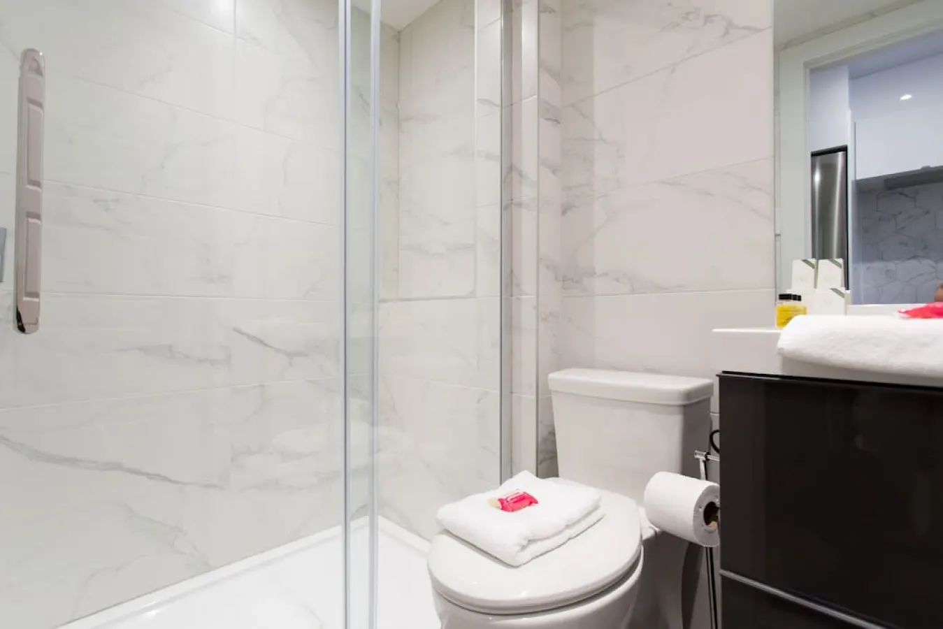 Little Italy - Romantic Studio in the Heart of Little Italy - Unit 304 12