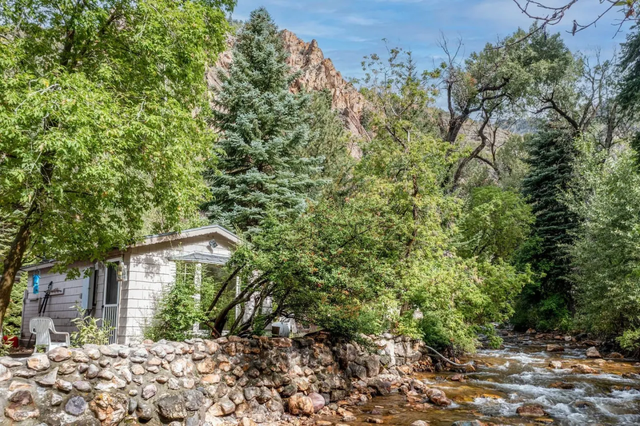 Adorable Studio Cabin on Big Cottonwood River 13