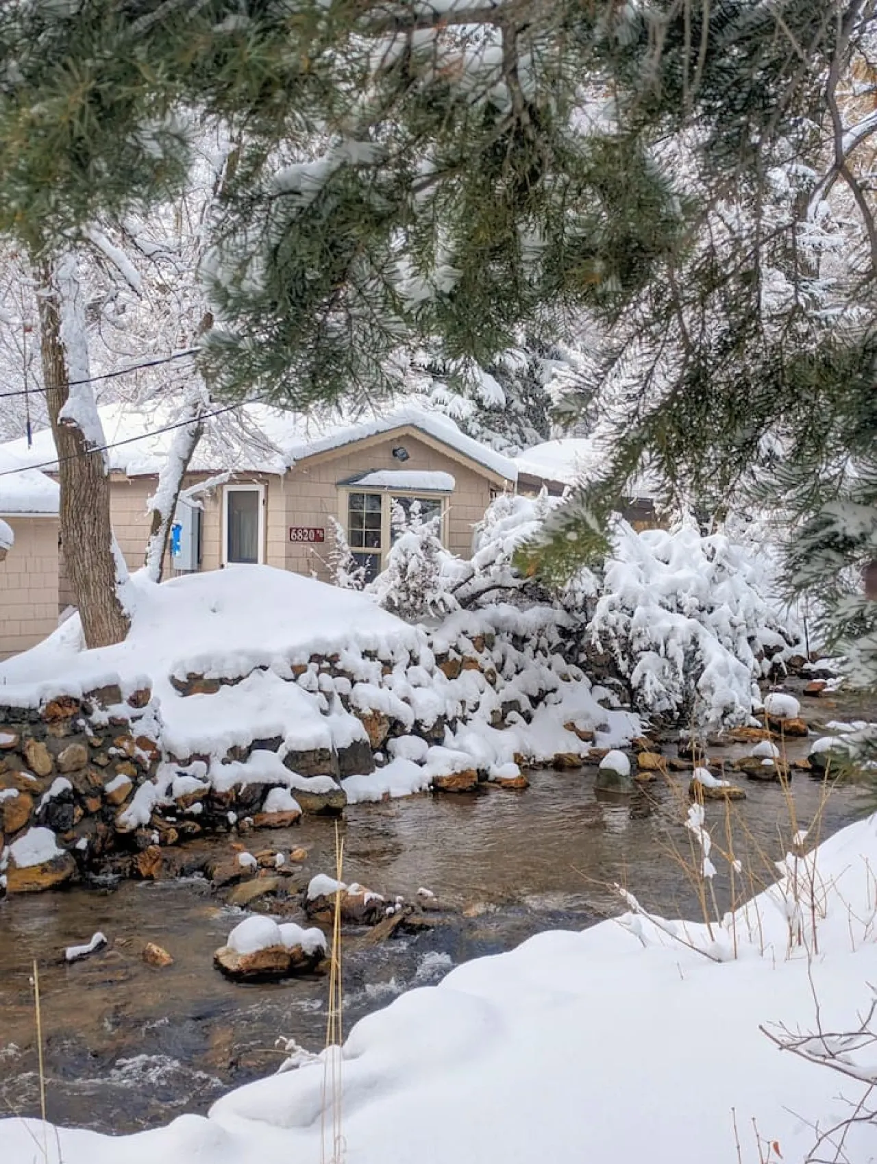 Adorable Studio Cabin on Big Cottonwood River 17