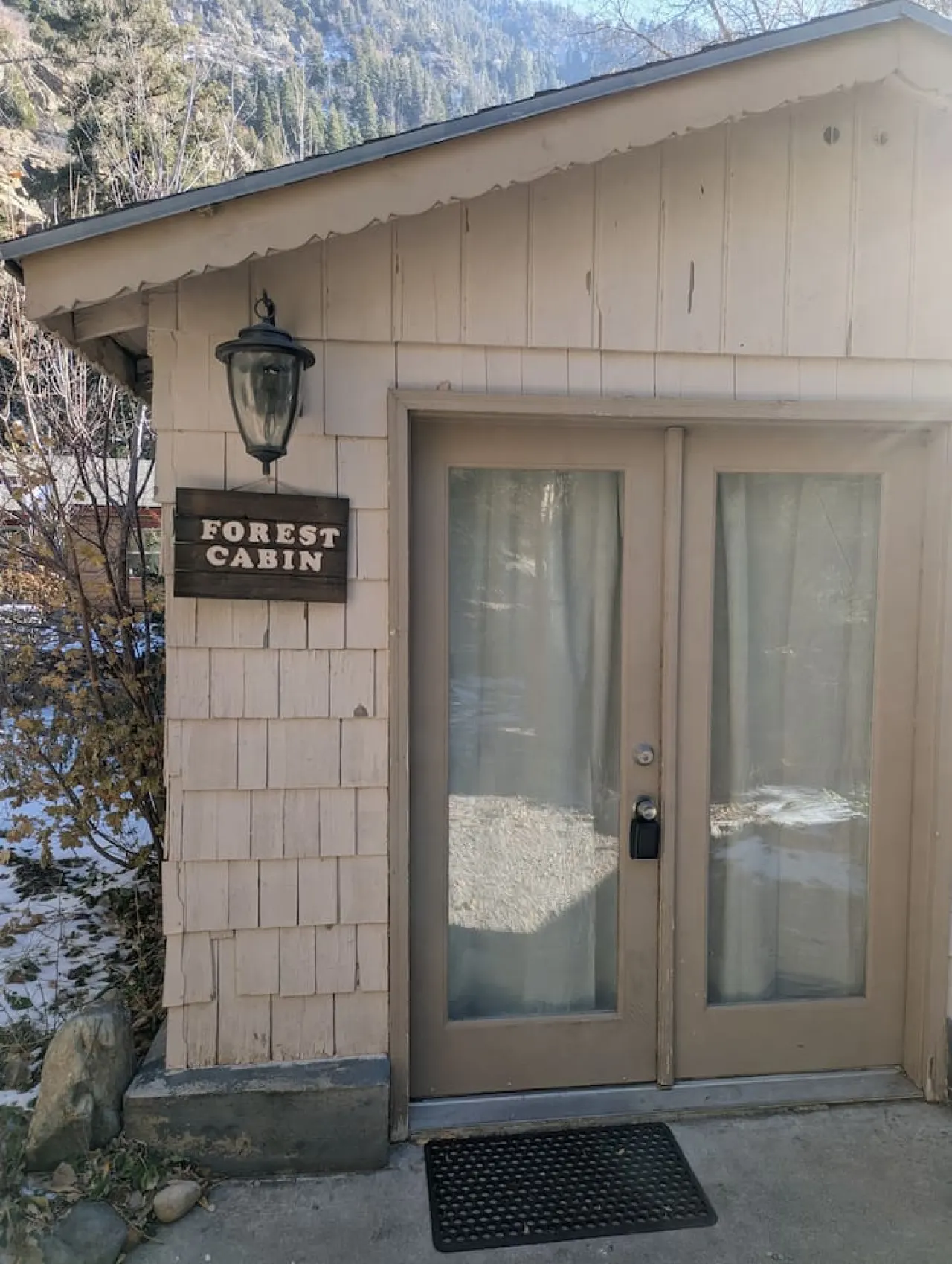 Adorable Studio Cabin on Big Cottonwood River 20