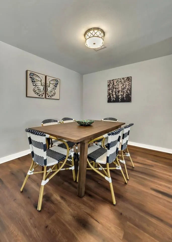 Sanger Suite NEW Midterm ready Baylor/Silos 18