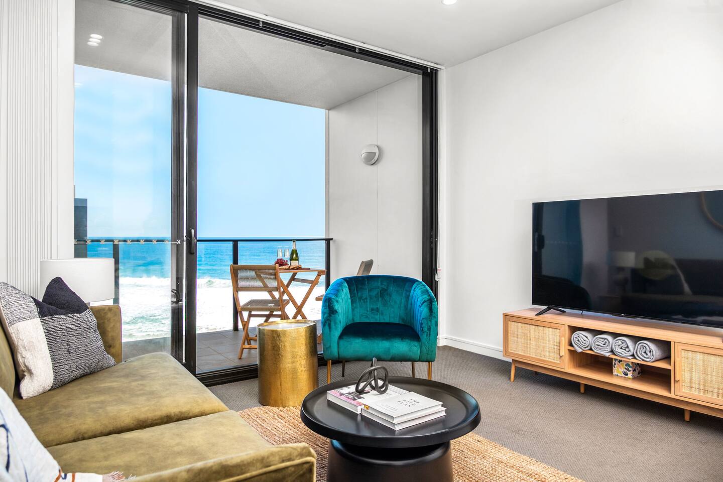 Seabreeze - Beachfront - Parking - Views 6