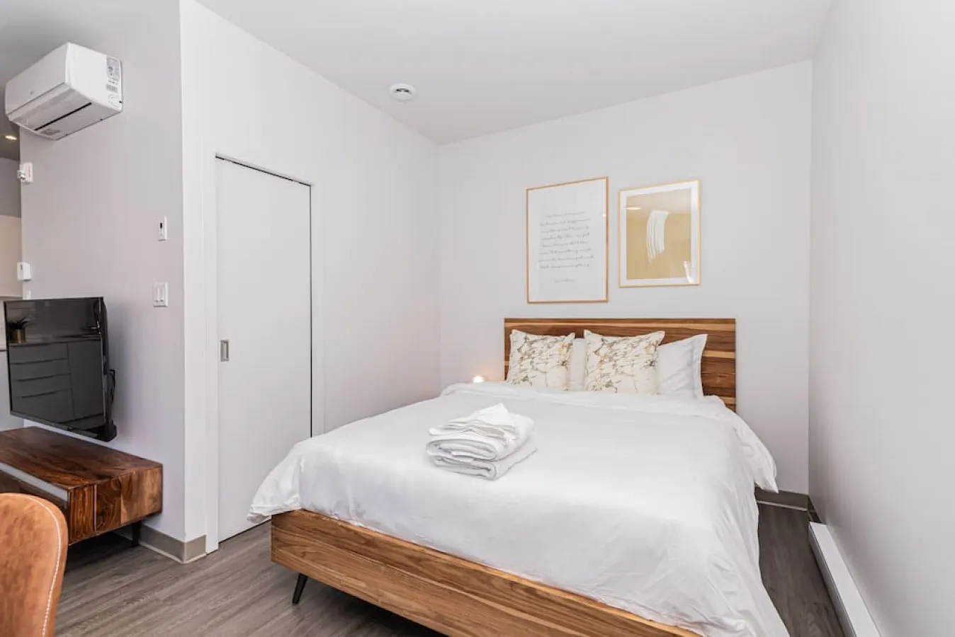 Plateau - New Flat Located closed on St-Denis Street - Unit 3 11
