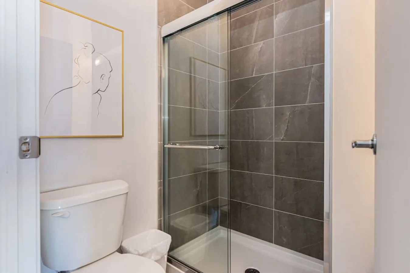 Plateau - New Flat Located closed on St-Denis Street - Unit 3 16