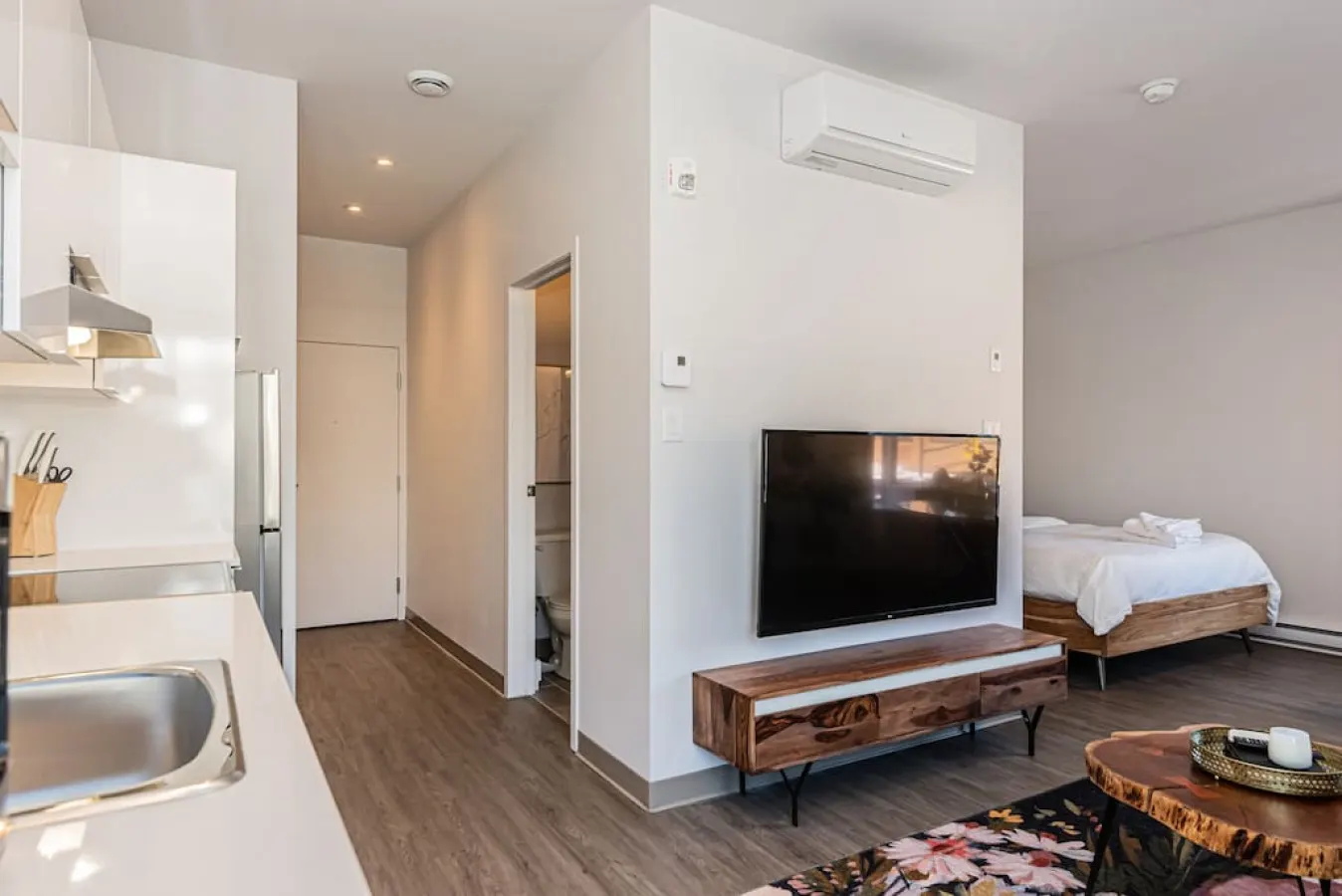 Plateau - New Flat Located closed on St-Denis Street - Unit 3 7