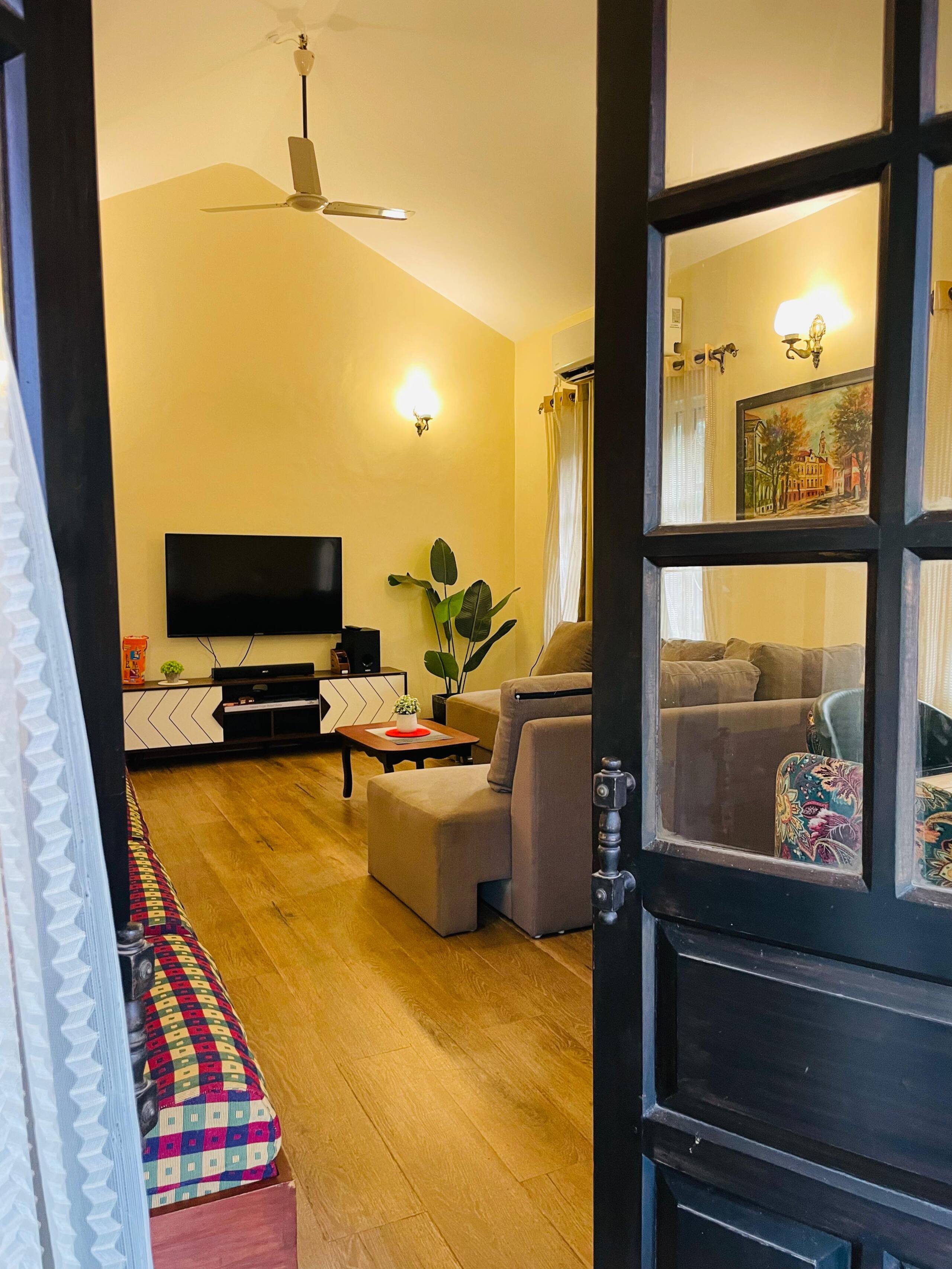 Coastal Paradise~ 3BHK w/Bbq, 3 mins from Beach 11