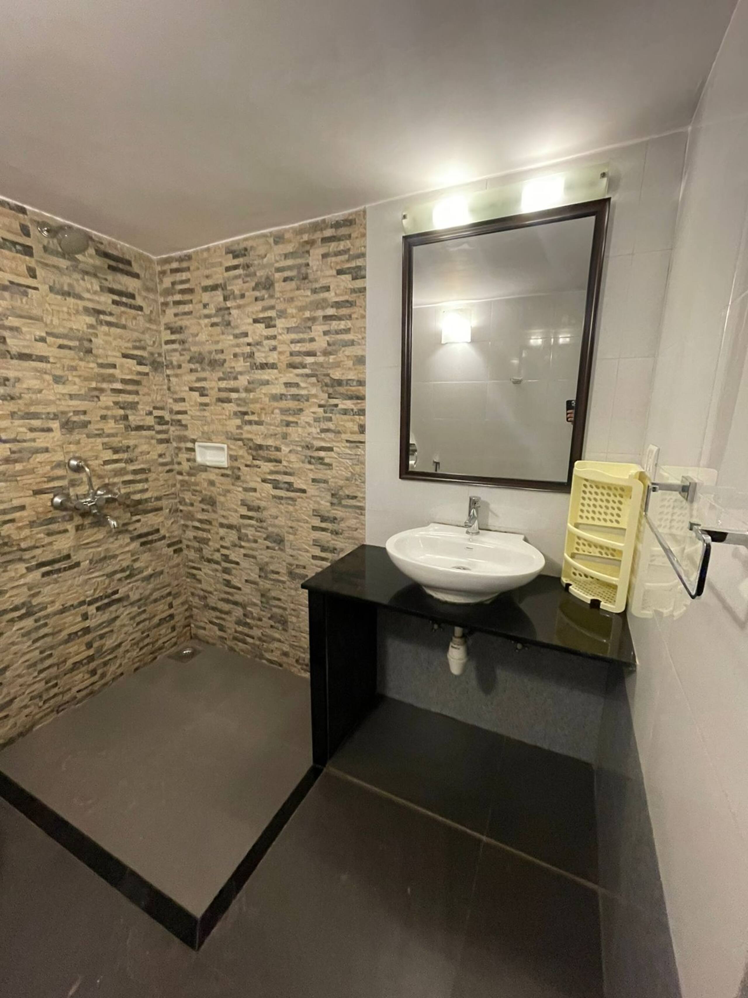 Coastal Paradise~ 3BHK w/Bbq, 3 mins from Beach 33