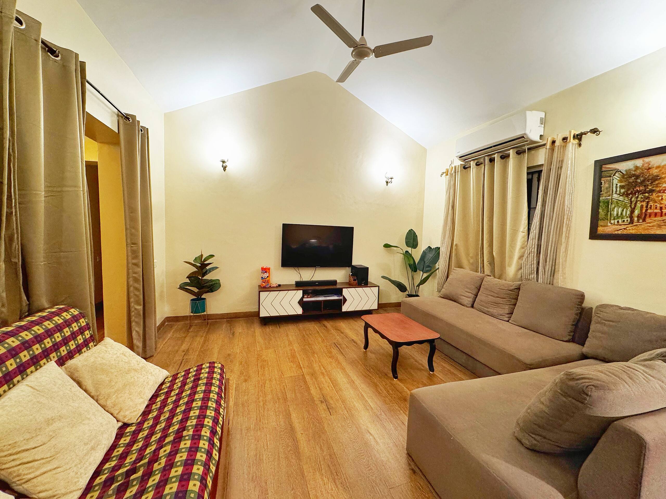Coastal Paradise~ 3BHK w/Bbq, 3 mins from Beach 7
