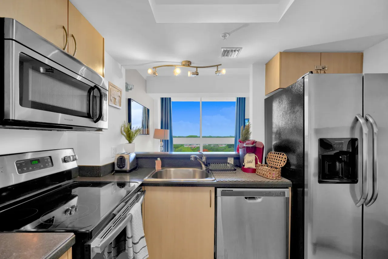 SF Ocean View 2BD/2Bth @ Hotel IN Coconut Grove 7