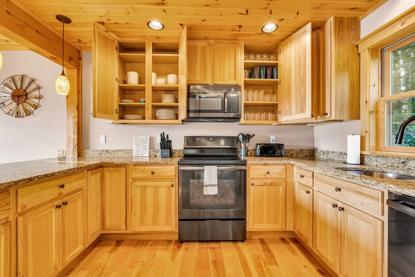 Mountain View Chalet with Hot Tub and Game Room 19
