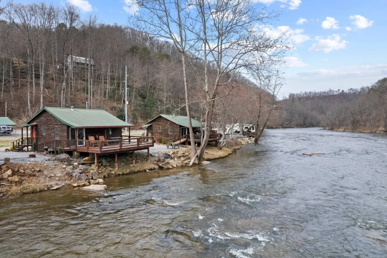 Tuck River Magic | 6 Waterfront Cabins