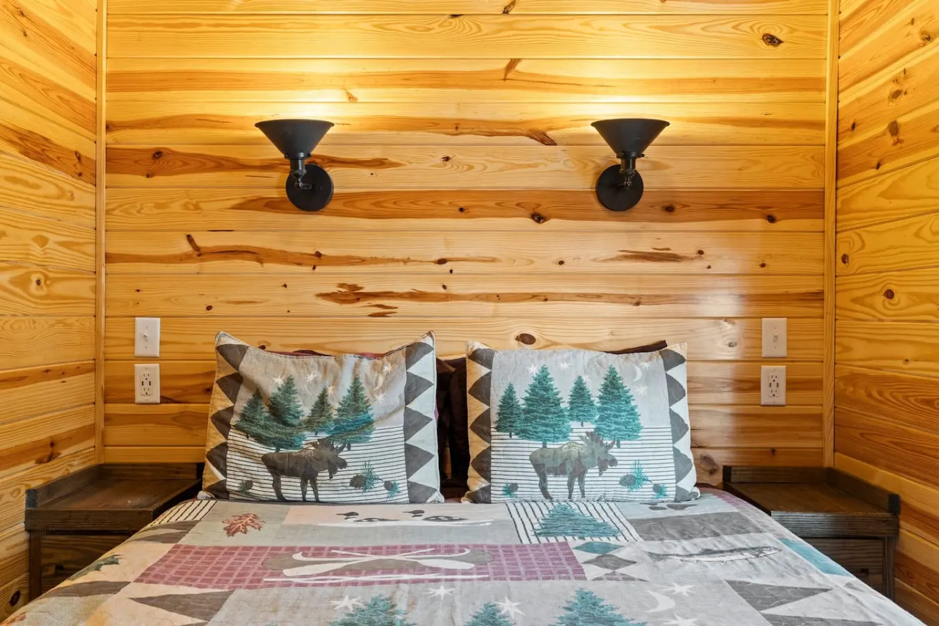 Tuck River Magic 6 Waterfront Cabins 10