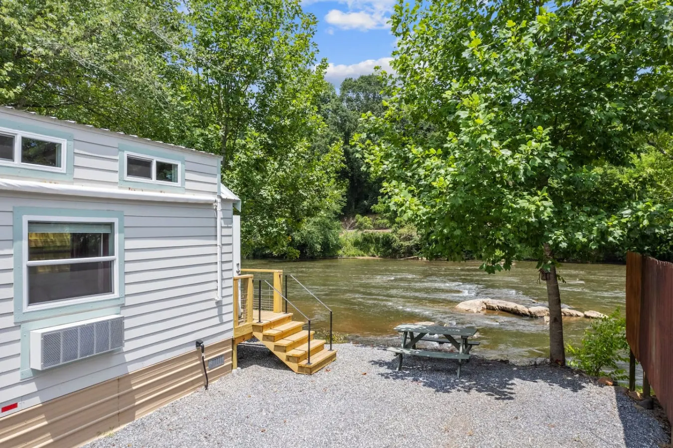 Tuck River Magic 6 Waterfront Cabins 6