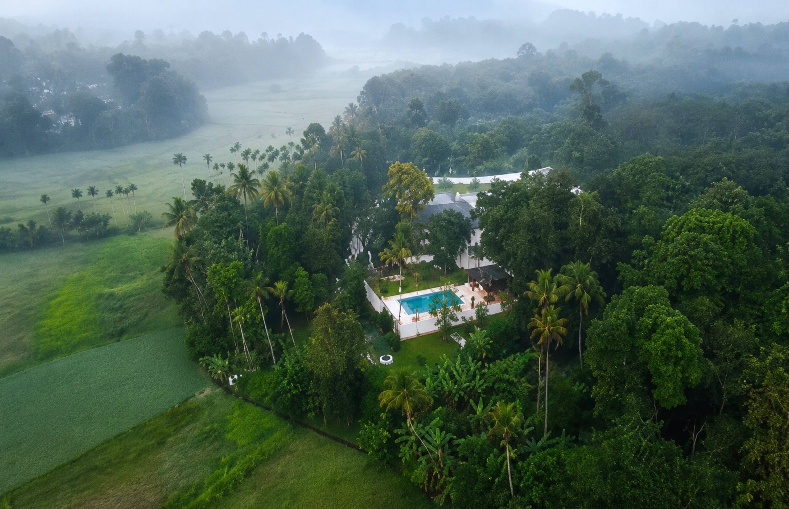 Le Jardin Luxury Pool Villa, Kochi - Munnar route