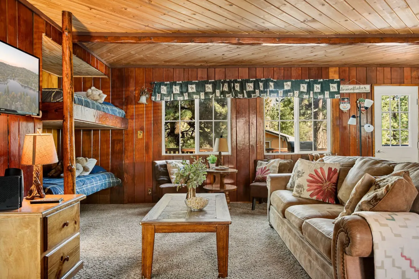 Snuggle Down Cottage, near Village w Mtn Views 2