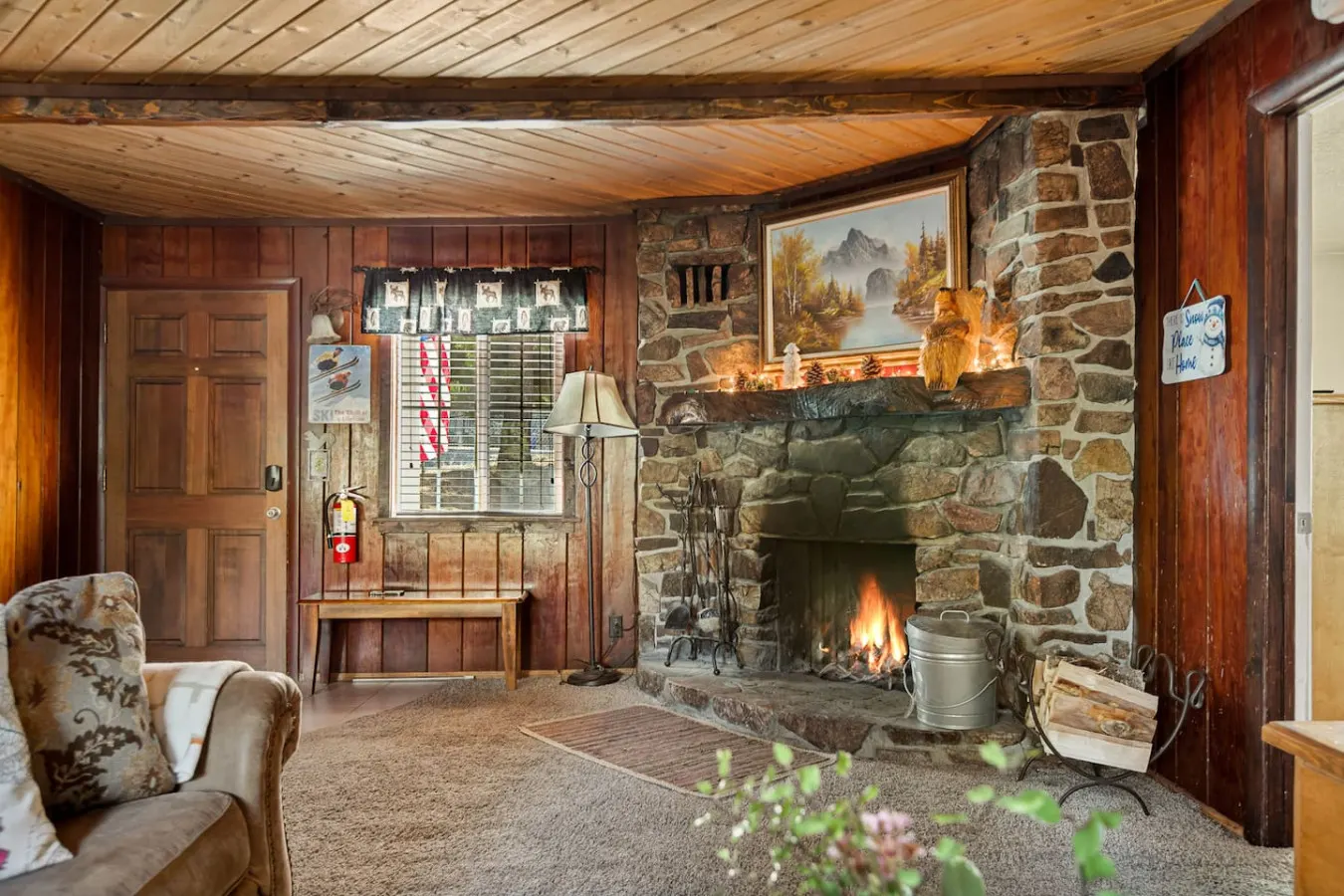 Snuggle Down Cottage, near Village w Mtn Views 12