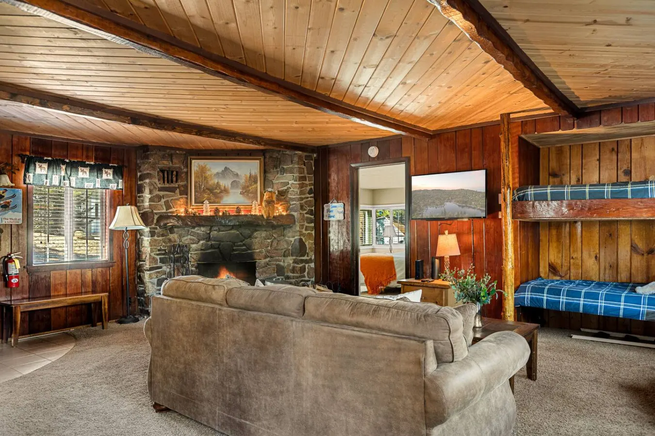 Snuggle Down Cottage, near Village w Mtn Views 13