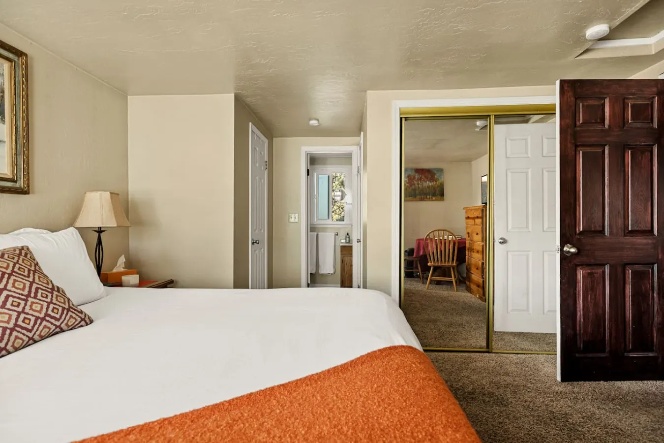 Snuggle Down Cottage, near Village w Mtn Views 15